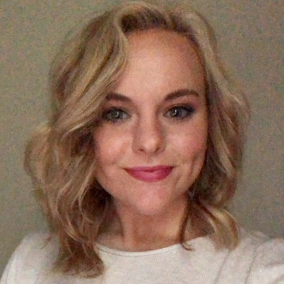 Meet your Posher, Caitie - Picture 1 of 1